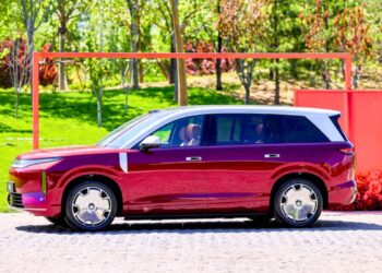 BYD raccoglie 30.000 ordini in 24 ore per il suo SUV elettrico Datang, prezzato sotto i 35.000 euro