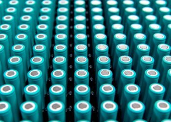 Batteria al litio cinese da 451,5 Wh/kg si ricarica in 3 minuti per 700 cicli