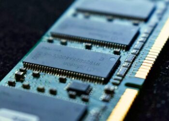 La DDR6 è ufficiale: Samsung SK Hynix e Micron sviluppano in parallelo la memoria che raddoppierà la velocità della DDR5 per il 2028-2029 con 17,6 Gbps prima sui data center IA