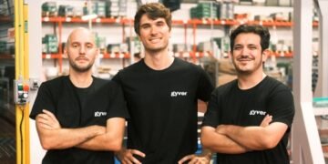 La startup Gyver raccoglie 1,4 milioni per rivoluzionare l'assunzione di elettricisti tramite WhatsApp e percorsi formativi integrati